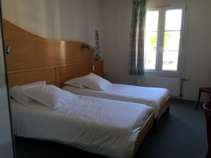 Hotel-Restaurant Logis L'Aubrac ลาโยล ภายนอก รูปภาพ