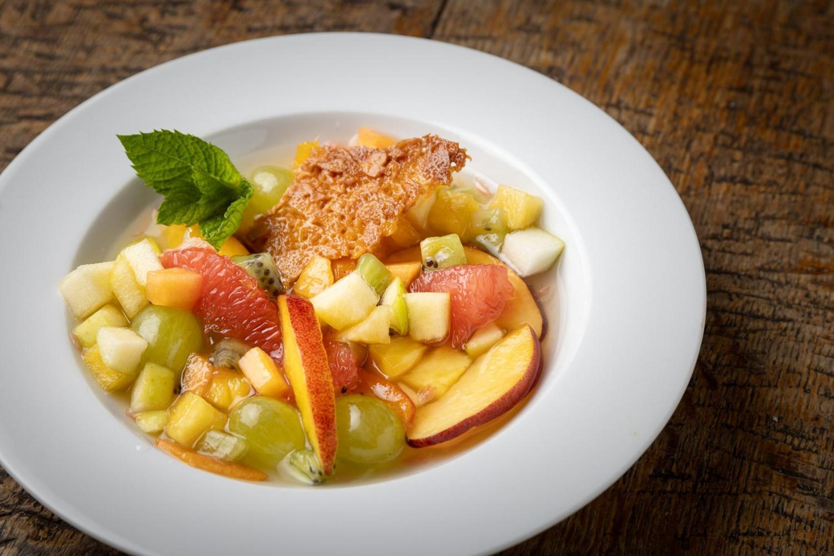 Hotel-Restaurant Logis L'Aubrac ลาโยล ภายนอก รูปภาพ